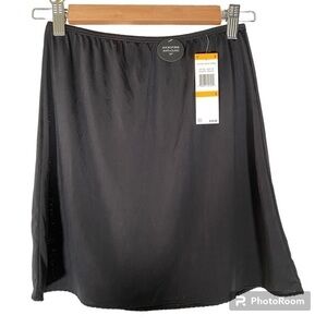 JONES NEW YORK NWT 16” Black Slip S